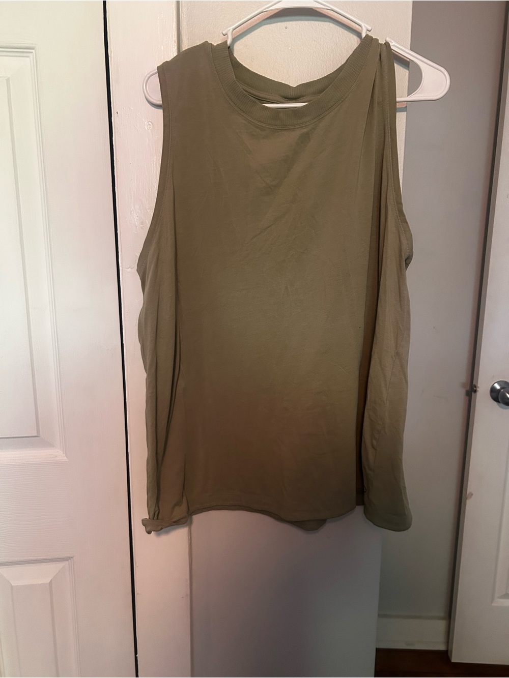 Set of 2 Calia everyday tanks - Picture 6 of 9